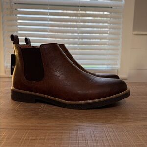 Deer Stags Men's Chelsea Boots NWT